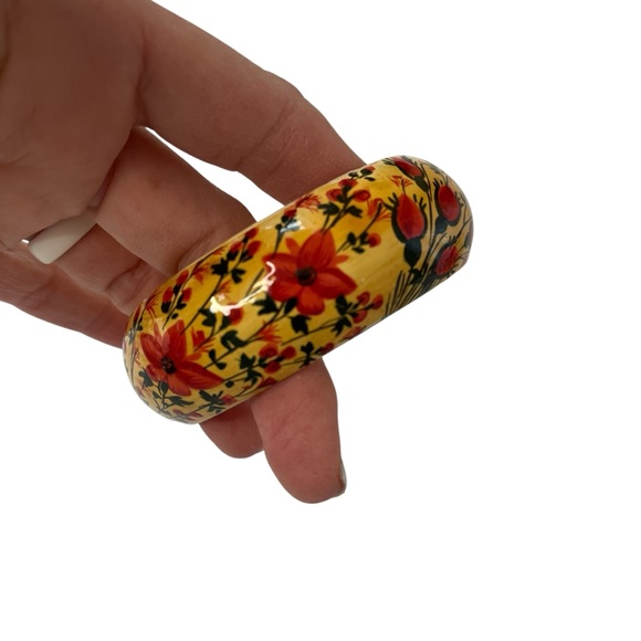 Vintage hand painted wooden floral hummingbird bangle bracelet - Picture 3 of 8